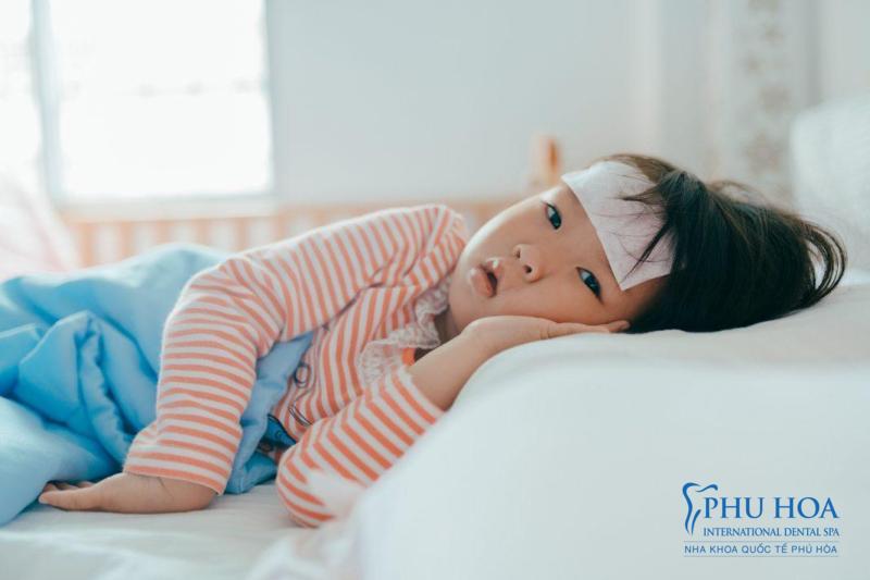 Những rủi ro có thể gặp phải nếu trẻ bị sốt kéo dài