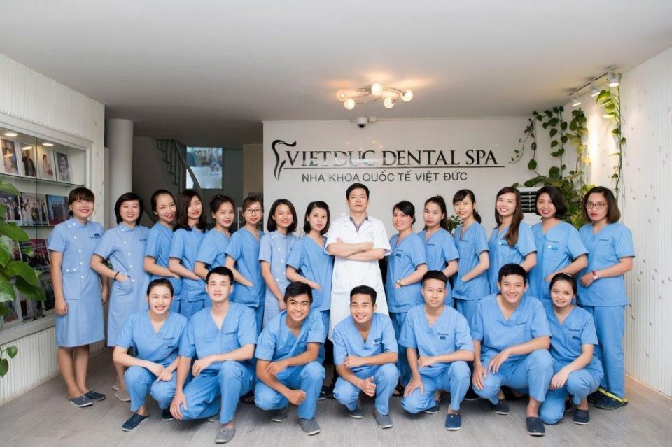 Nha khoa Quốc Tế Phú Hòa – Địa chỉ tẩy trắng răng không đau 4 dia-chi-tay-trang-rang-khong-dau-3